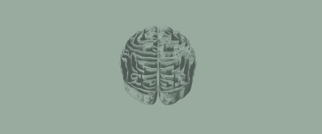 Imagen surrealista de cerebro humano hecho de billetes de dinero. Descubre qué es machine learning.