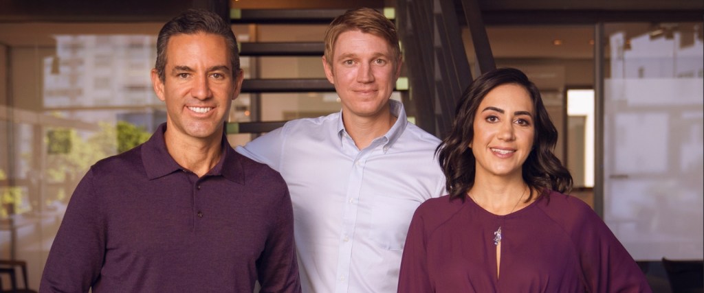 David Vélez y los otros dos fundadores de Nu David Vélez, Edward Wible y Cristina Junqueira, los fundadores de Nu