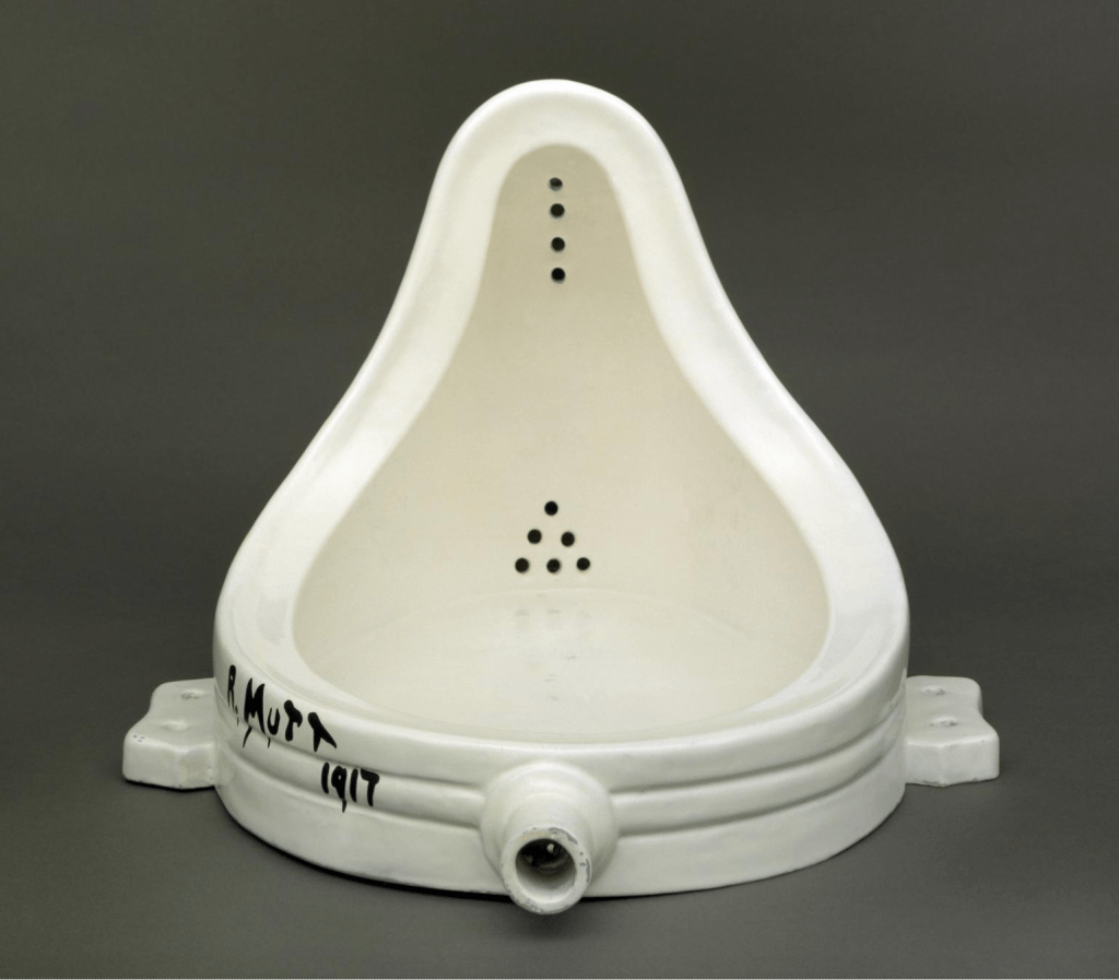 Imagen de artes plásticas en Nu Colombia. Aquí, "Fonte" (1917, réplica 1964), de Marcel Duchamp.