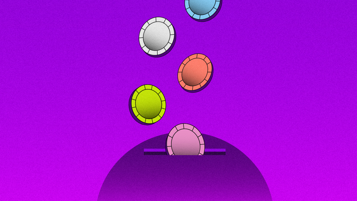 Cómo ahorrar dinero: una guía para comenzar Imagen de monedas en una alcancía. Cómo ahorrar dinero: una guía para comenzar