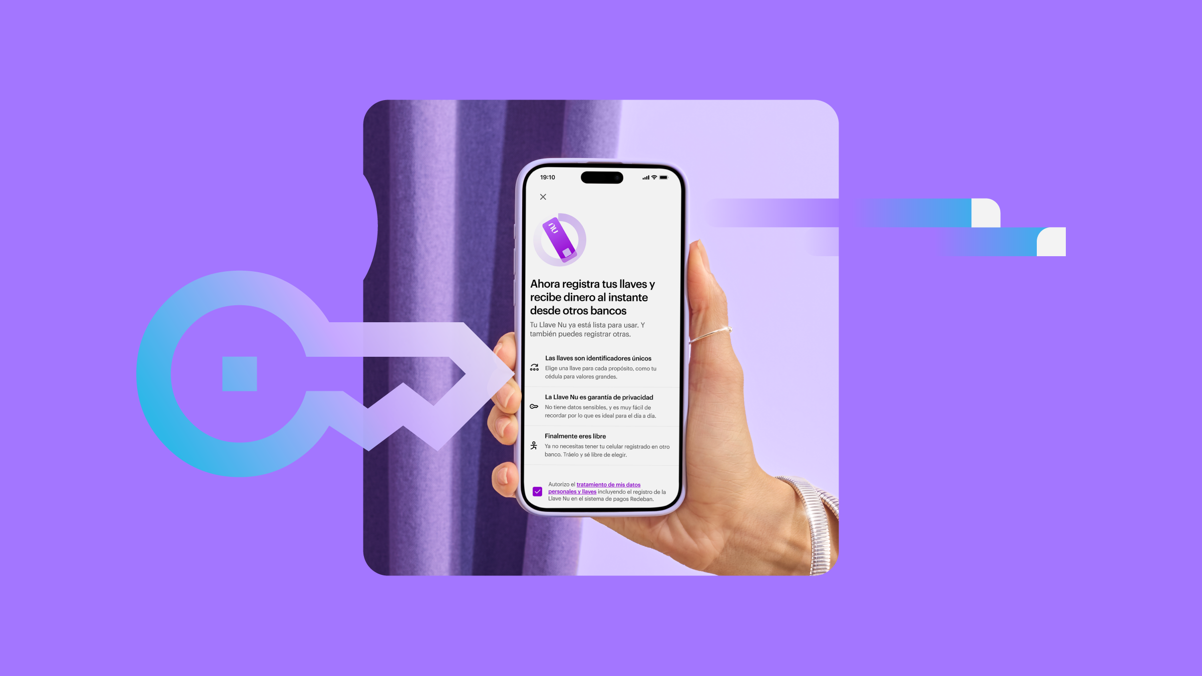 Foto de persona registrando las llaves en Nu ¿Cómo funcionarán las transferencias inmediatas en Nu?