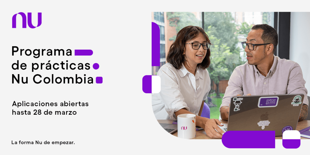 Foto de personas realizando una inscripción. Conoce 7 razones para hacer tus prácticas en Nu.