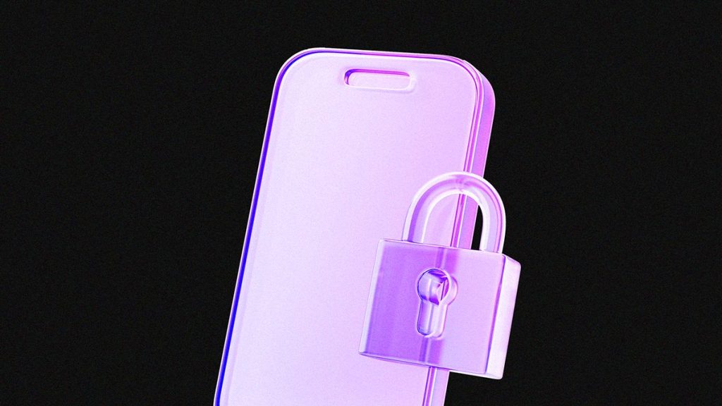 Seguridad financiera: ¿qué significa y cómo alcanzarla en 2026? Teléfono púrpura con un candado, simbolizando seguridad y protección de datos. Seguridad financiera: ¿qué significa y cómo alcanzarla en 2026?