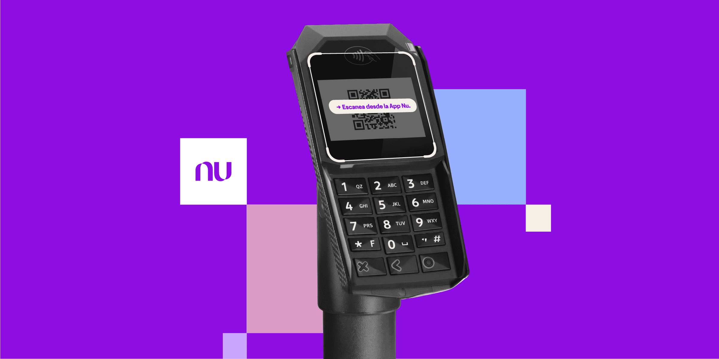 Imagen de datafono con código Qr de Nu. Retira efectivo en tiendas D1 con tu app Nu